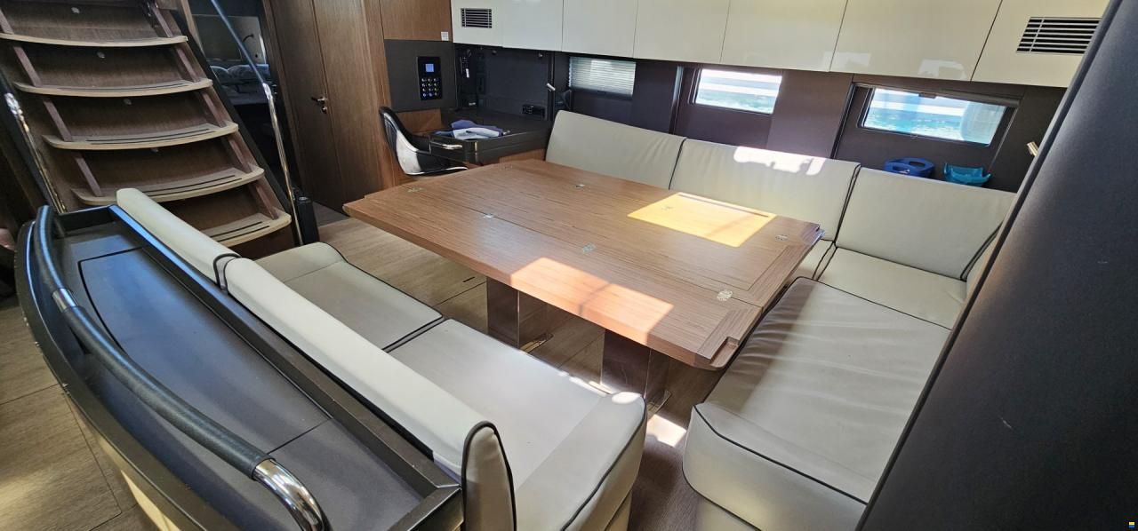 Beneteau Oceanis Yacht 62