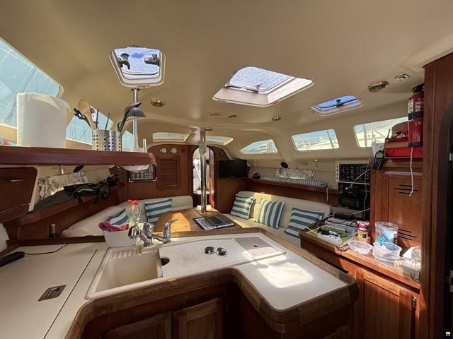 Hunter Marine 336
