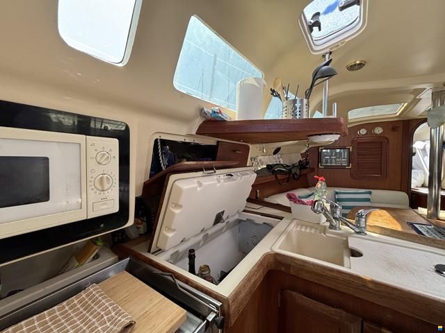 Hunter Marine 336