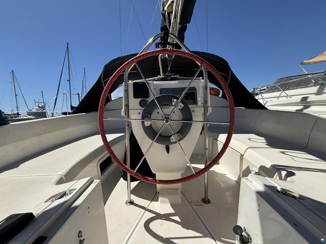 Hunter Marine 336