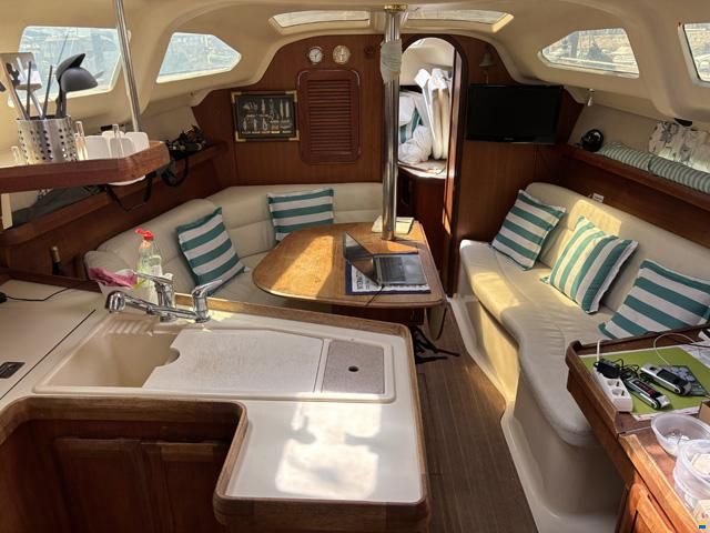 Hunter Marine 336