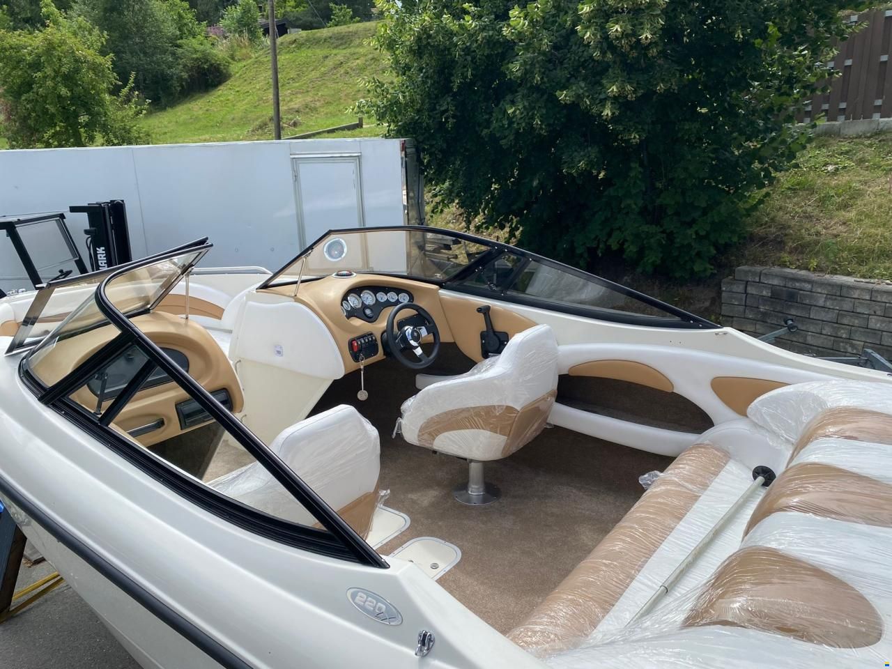 Stingray 220 LX