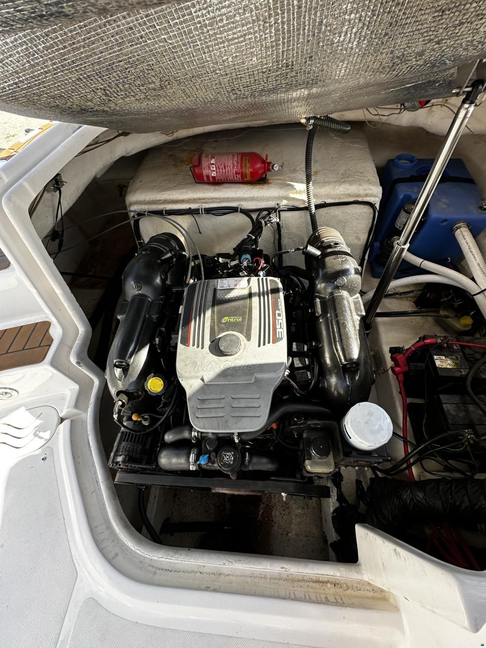 Hurricane Boats Sundeck 2400
