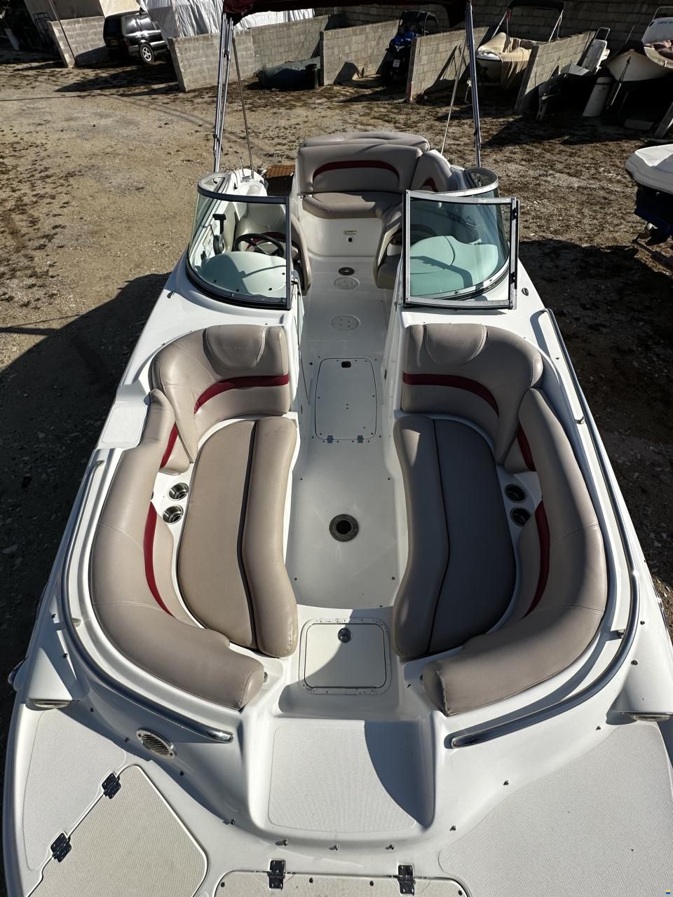Hurricane Boats Sundeck 2400