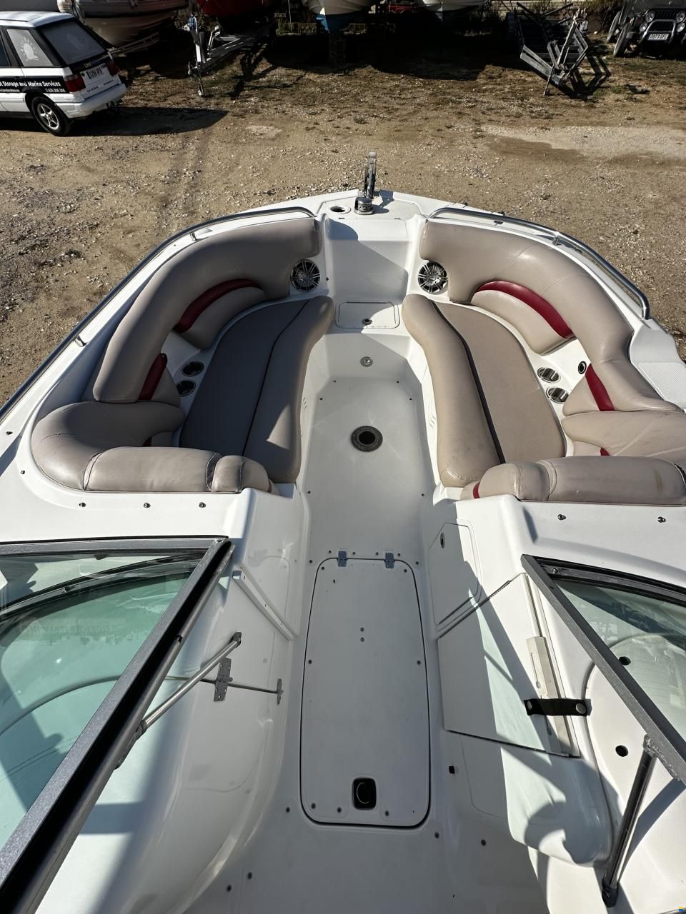 Hurricane Boats Sundeck 2400