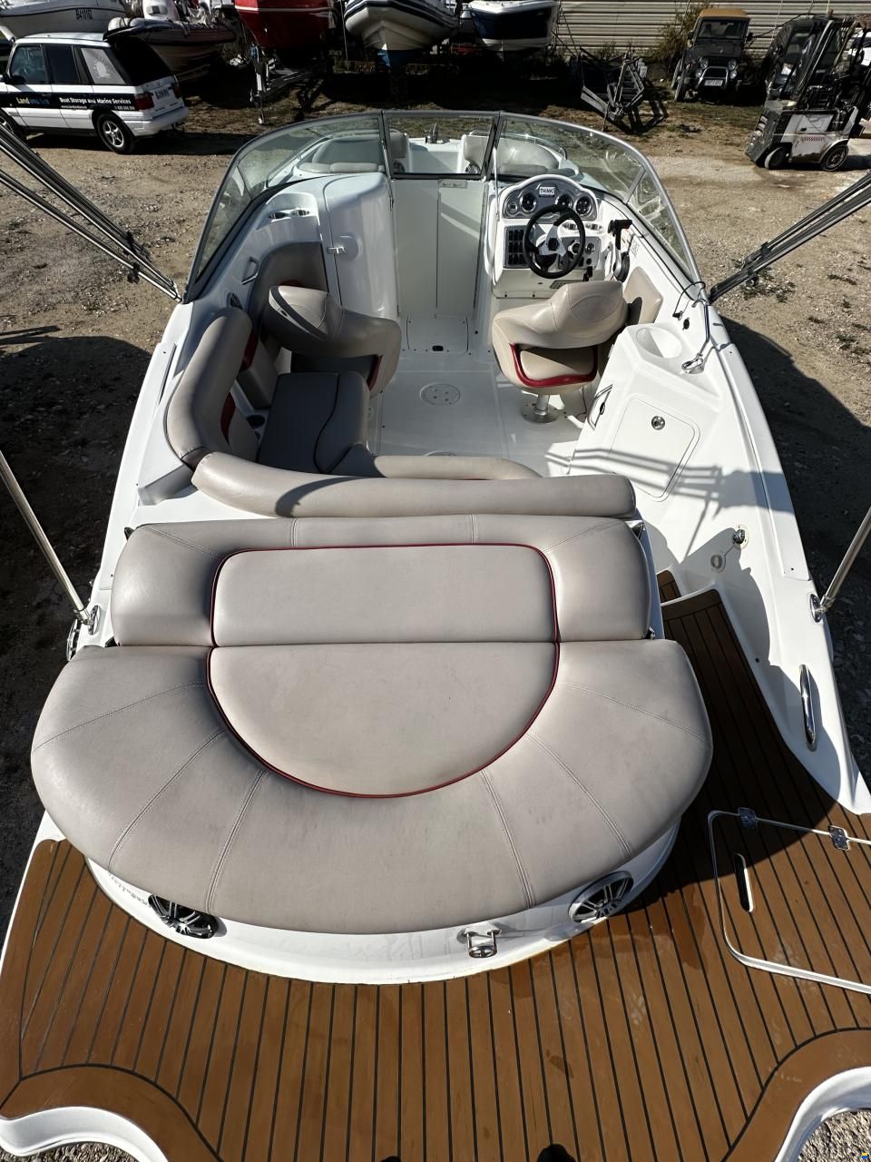 Hurricane Boats Sundeck 2400