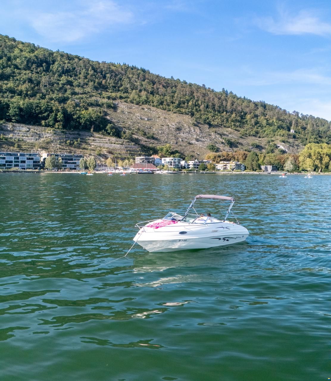 Rinker 212 Festival Cuddy