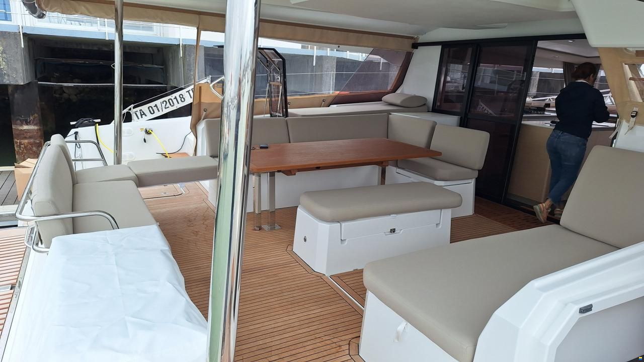 Fountaine Pajot AURA 51