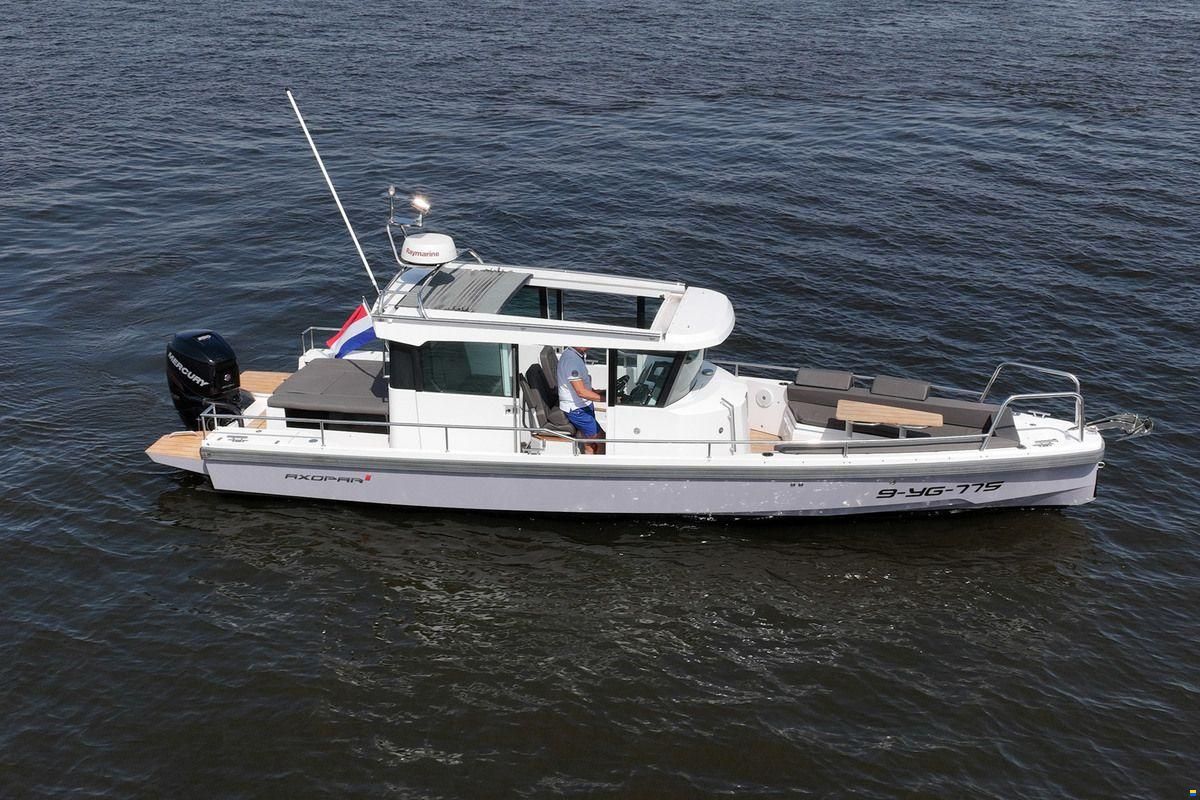 Axopar 28 Cabin