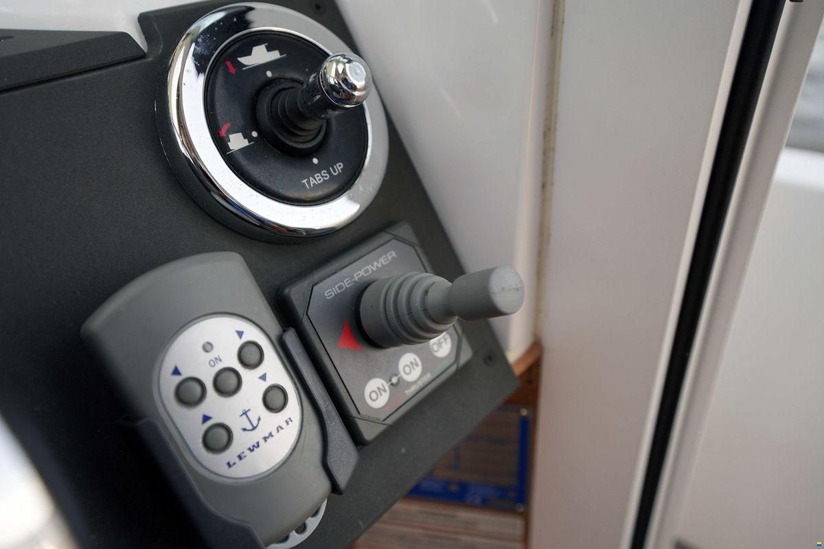 Axopar 28 Cabin