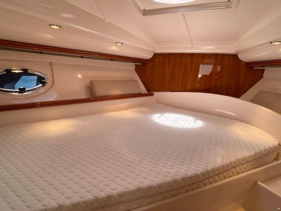 Pershing 37
