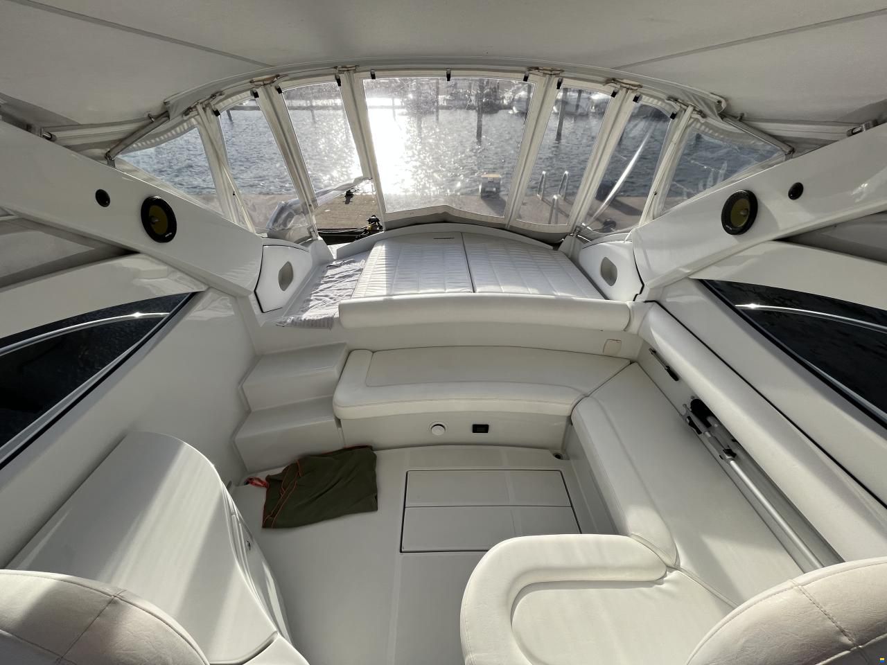 Pershing 37