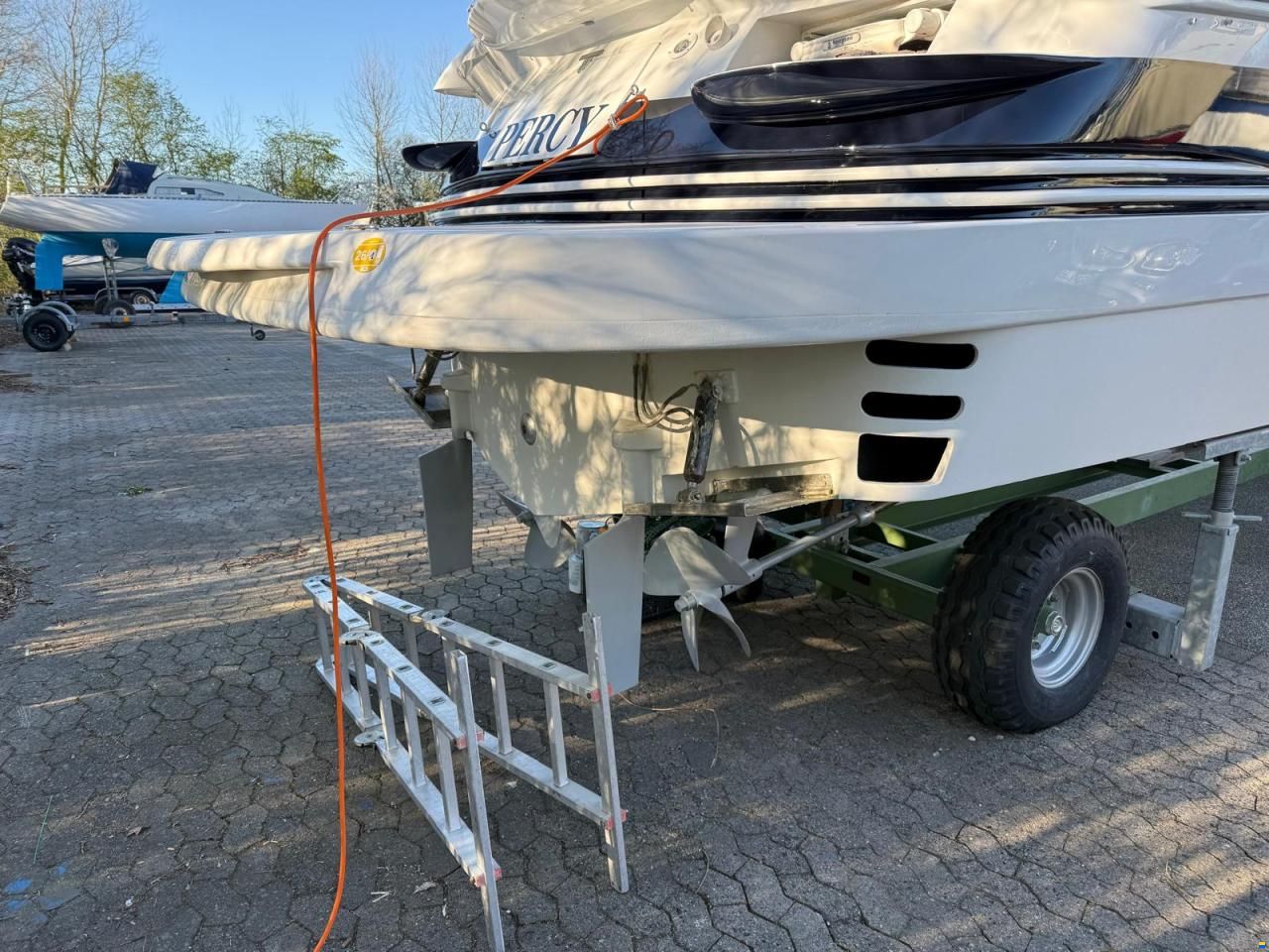 Pershing 37