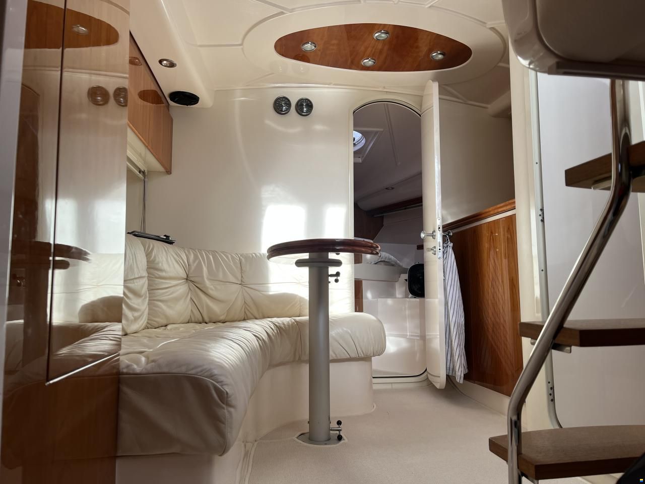 Pershing 37