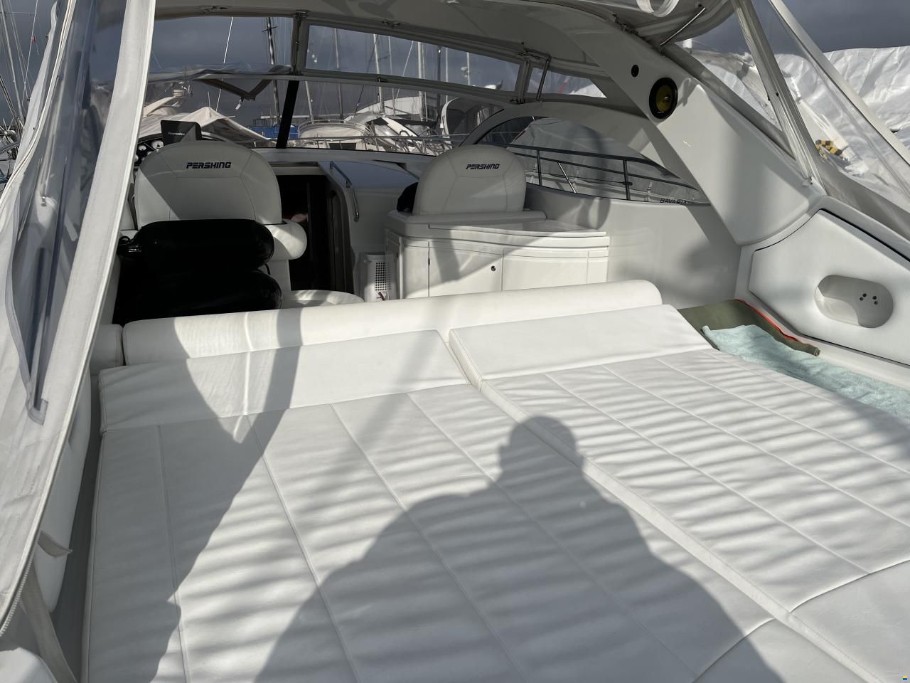 Pershing 37