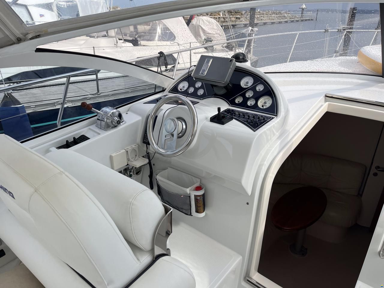 Pershing 37