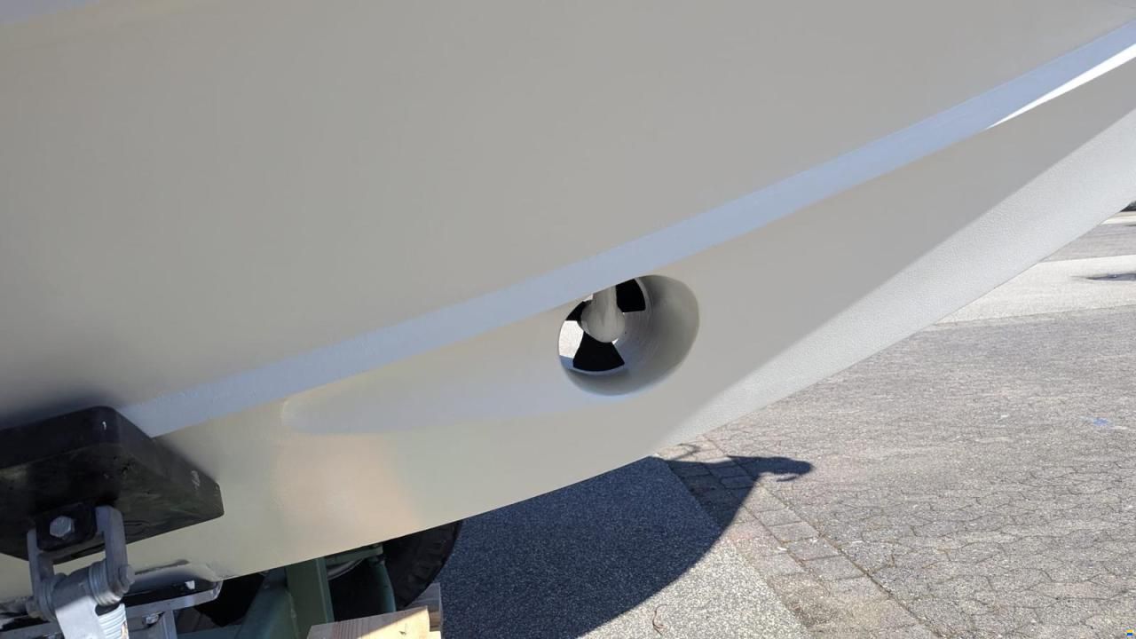 Pershing 37