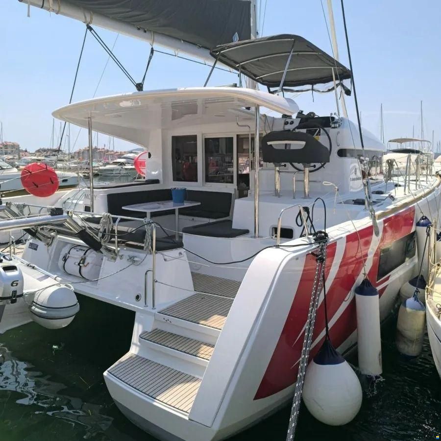 Lagoon 40