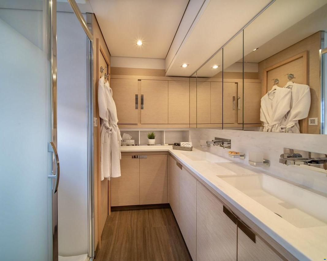 Fountaine Pajot Alegria 67
