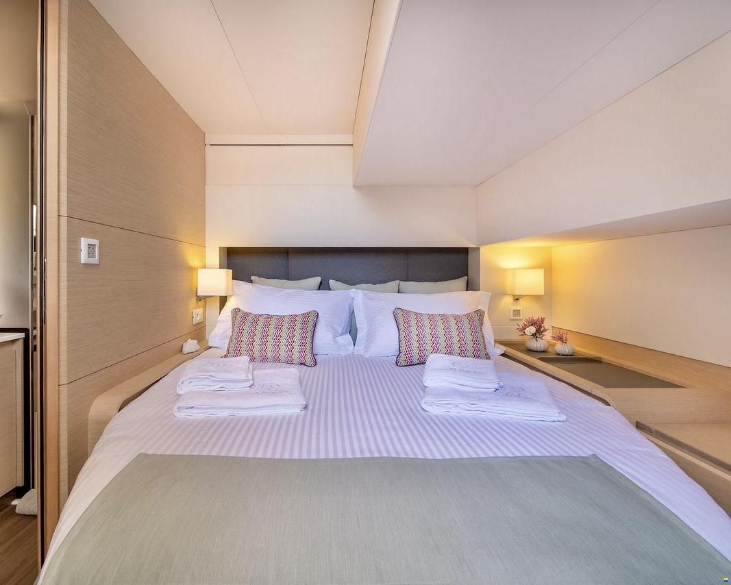 Fountaine Pajot Alegria 67