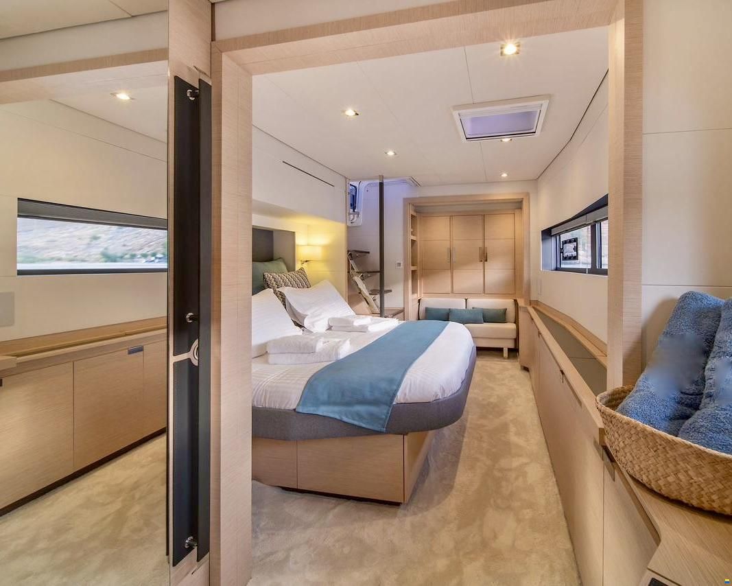 Fountaine Pajot Alegria 67