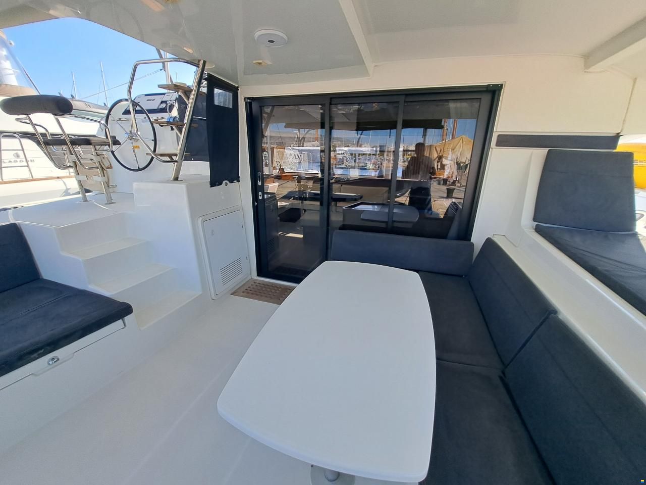 Lagoon 42