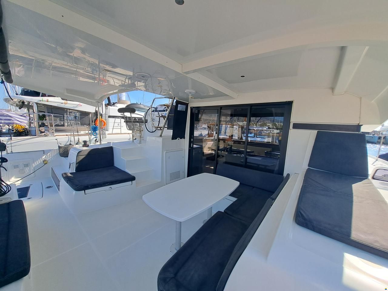 Lagoon 42