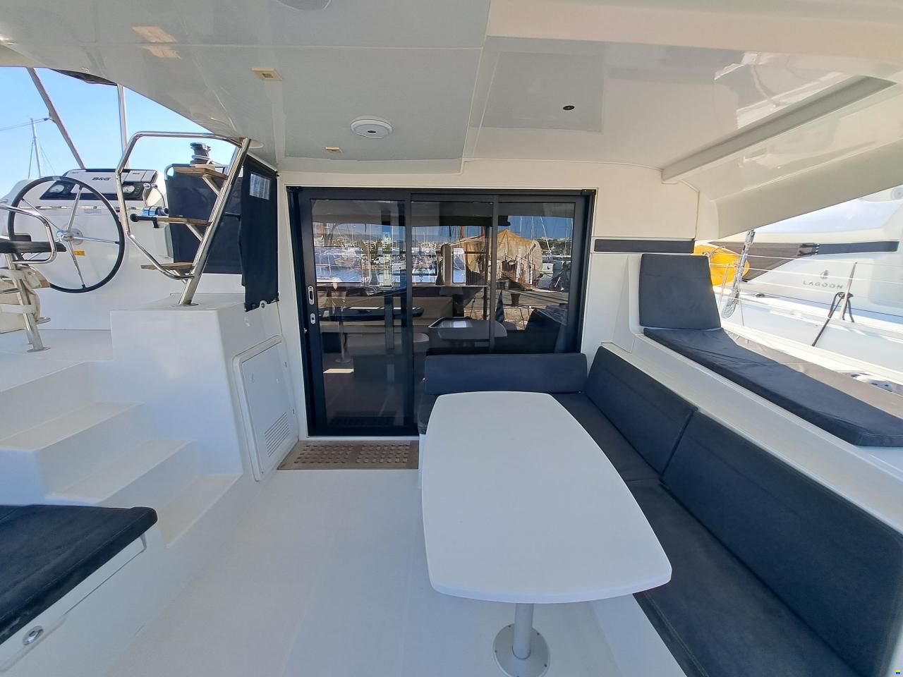 Lagoon 42