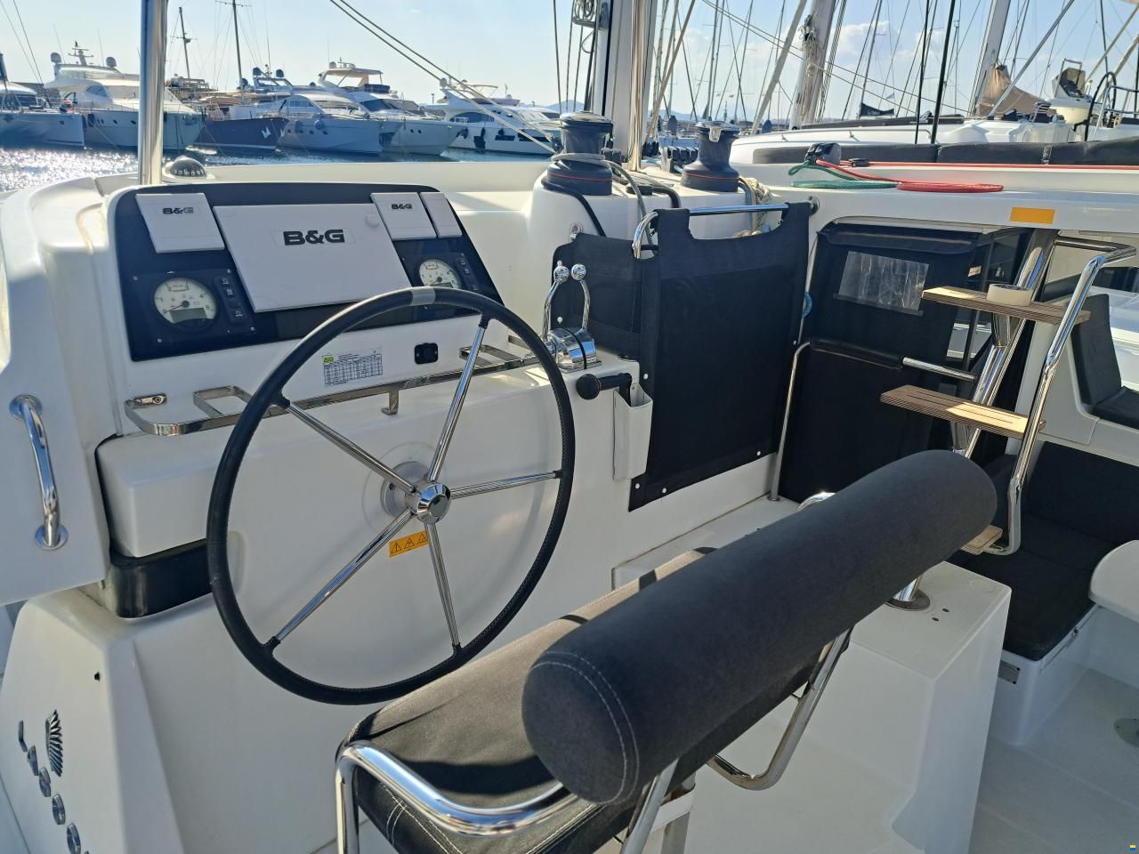 Lagoon 42