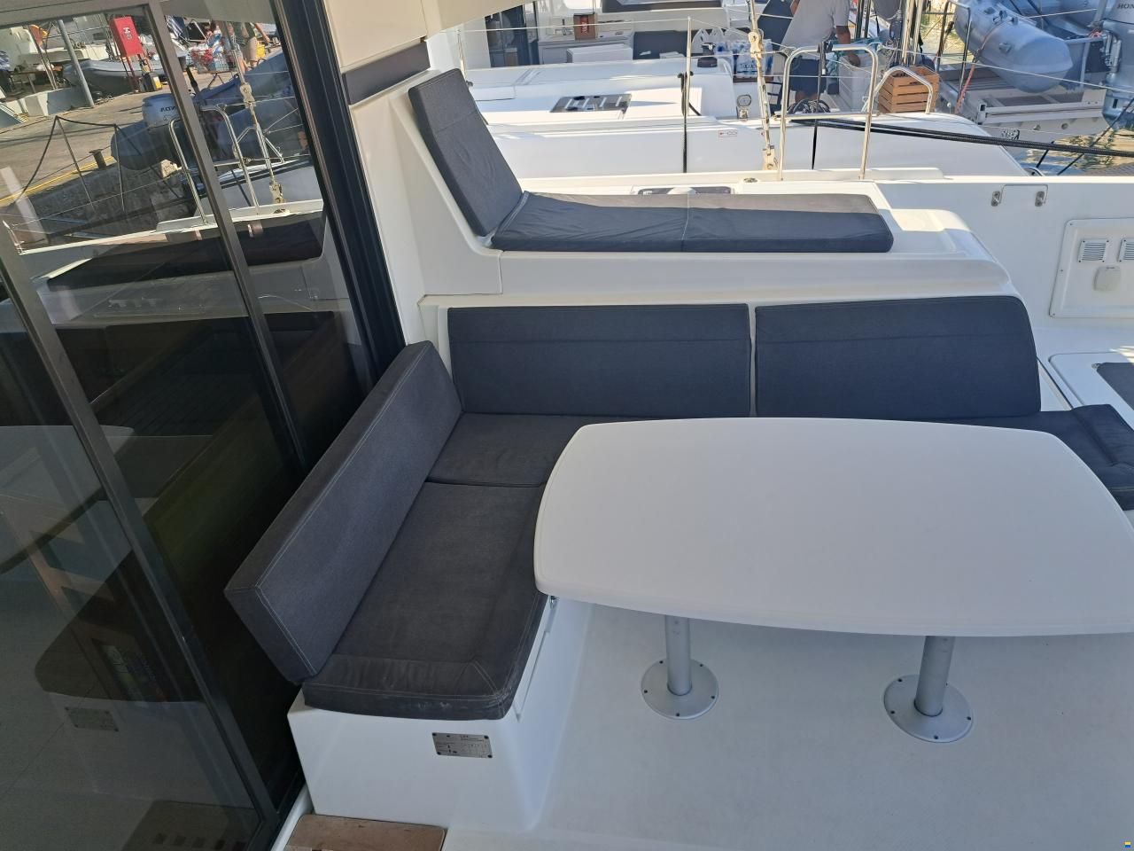 Lagoon 42