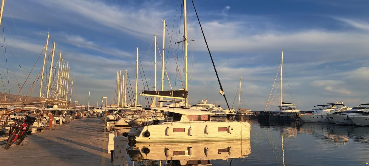 Lagoon 42