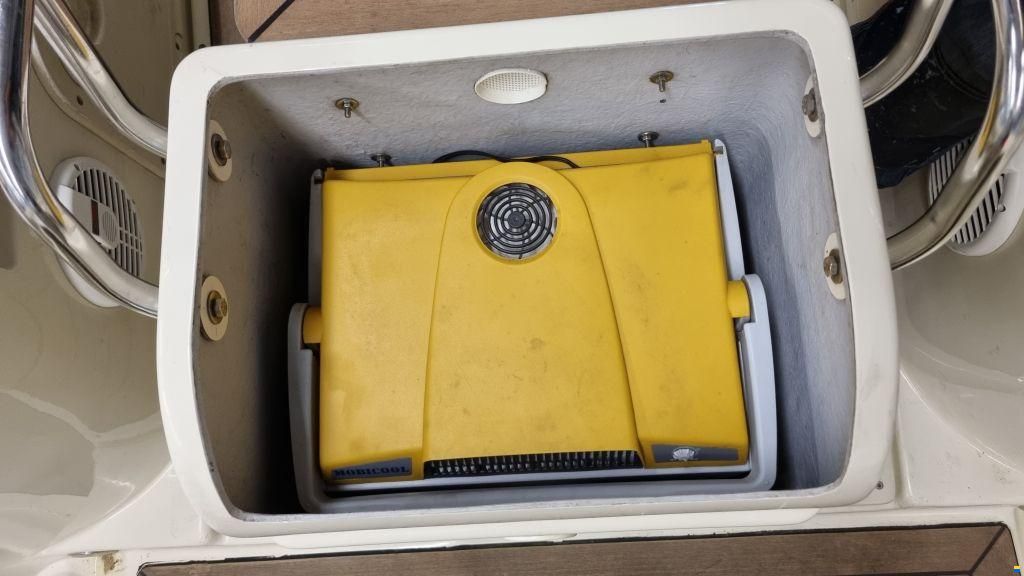 Scanner Envy 710 RIB 300pk met trailer