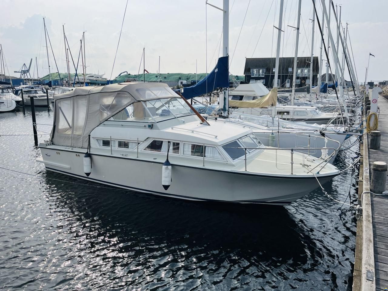 Coronet 32 Oceanfarer