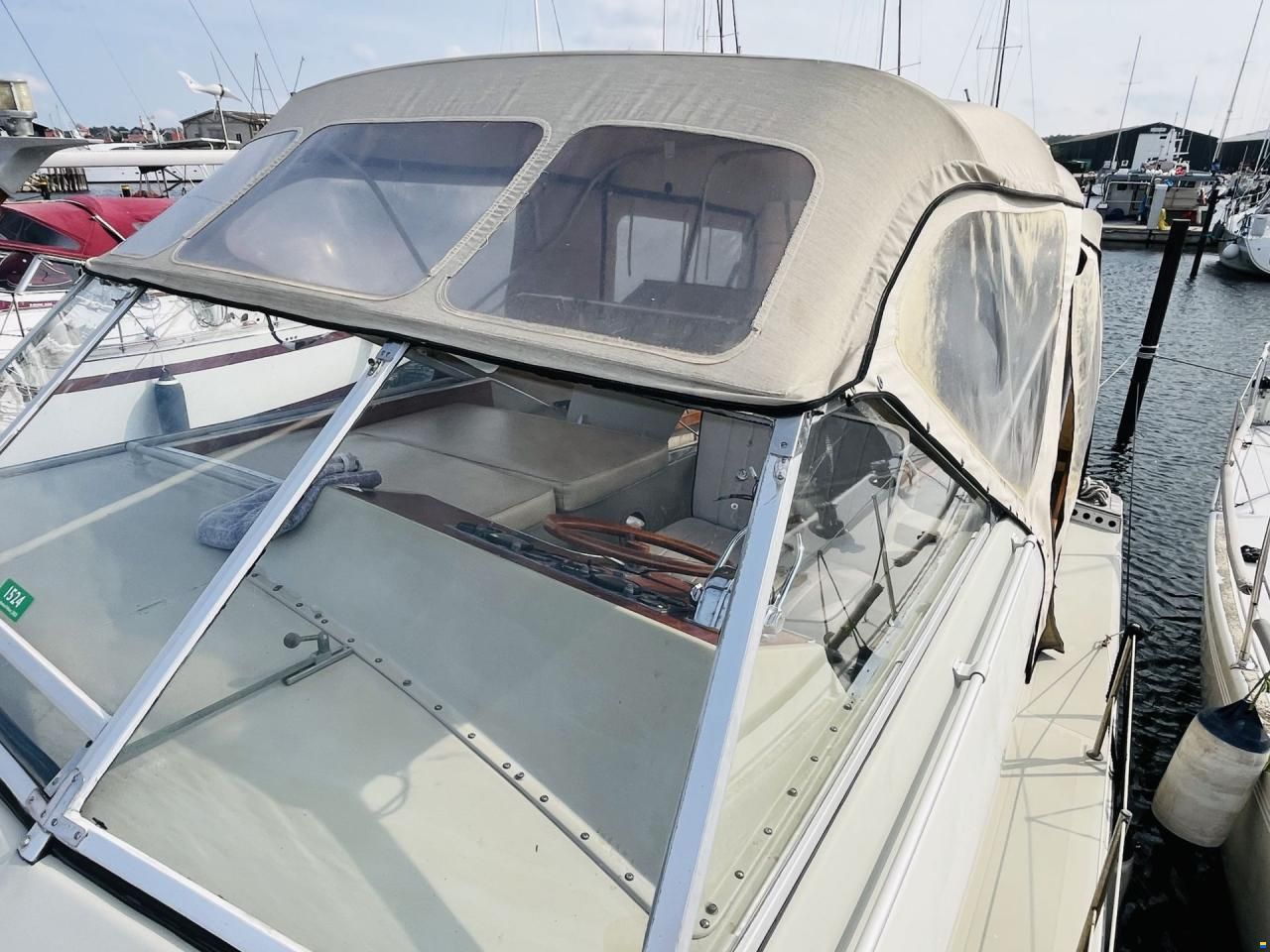 Coronet 32 Oceanfarer