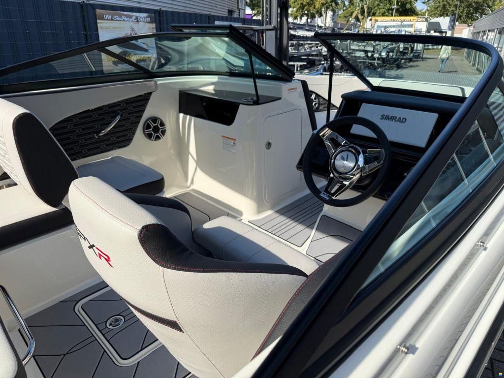 Sea Ray SPX 190 Outboard