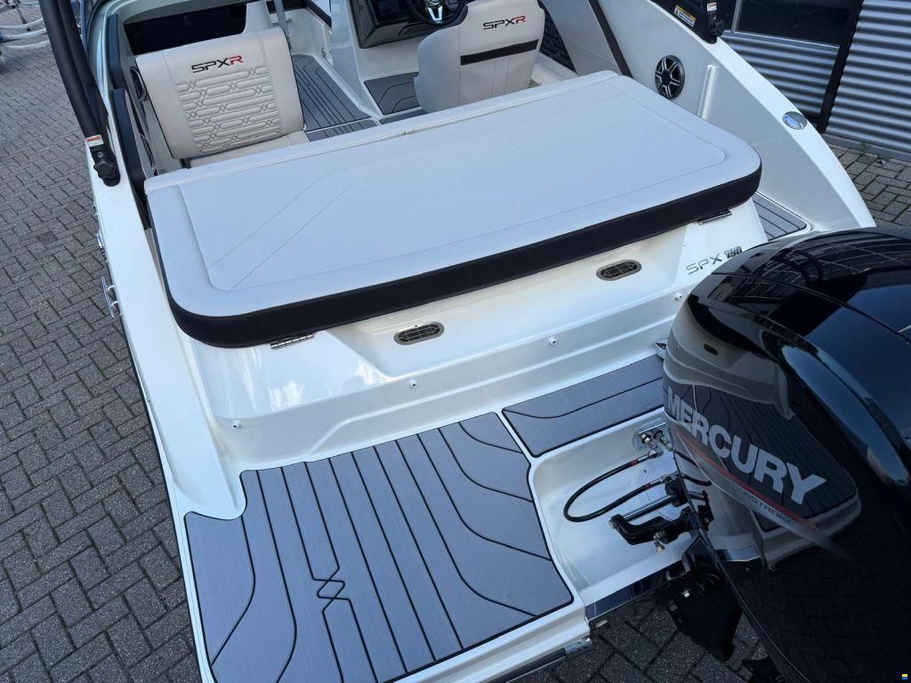 Sea Ray SPX 190 Outboard