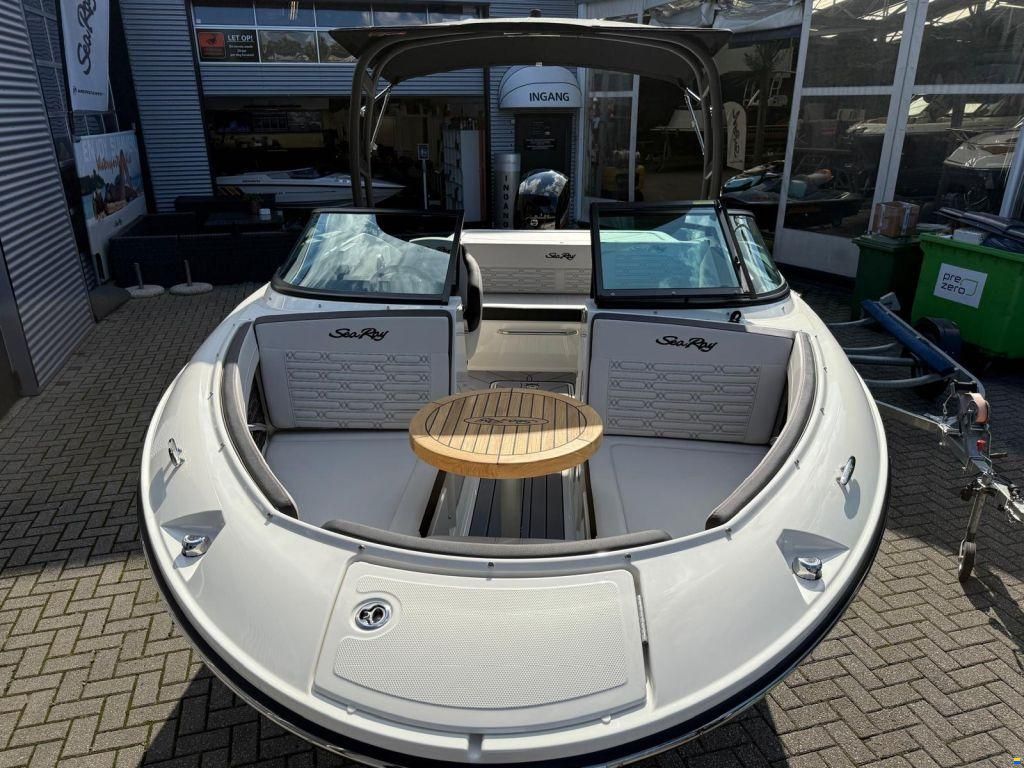 Sea Ray SPX 190 Outboard