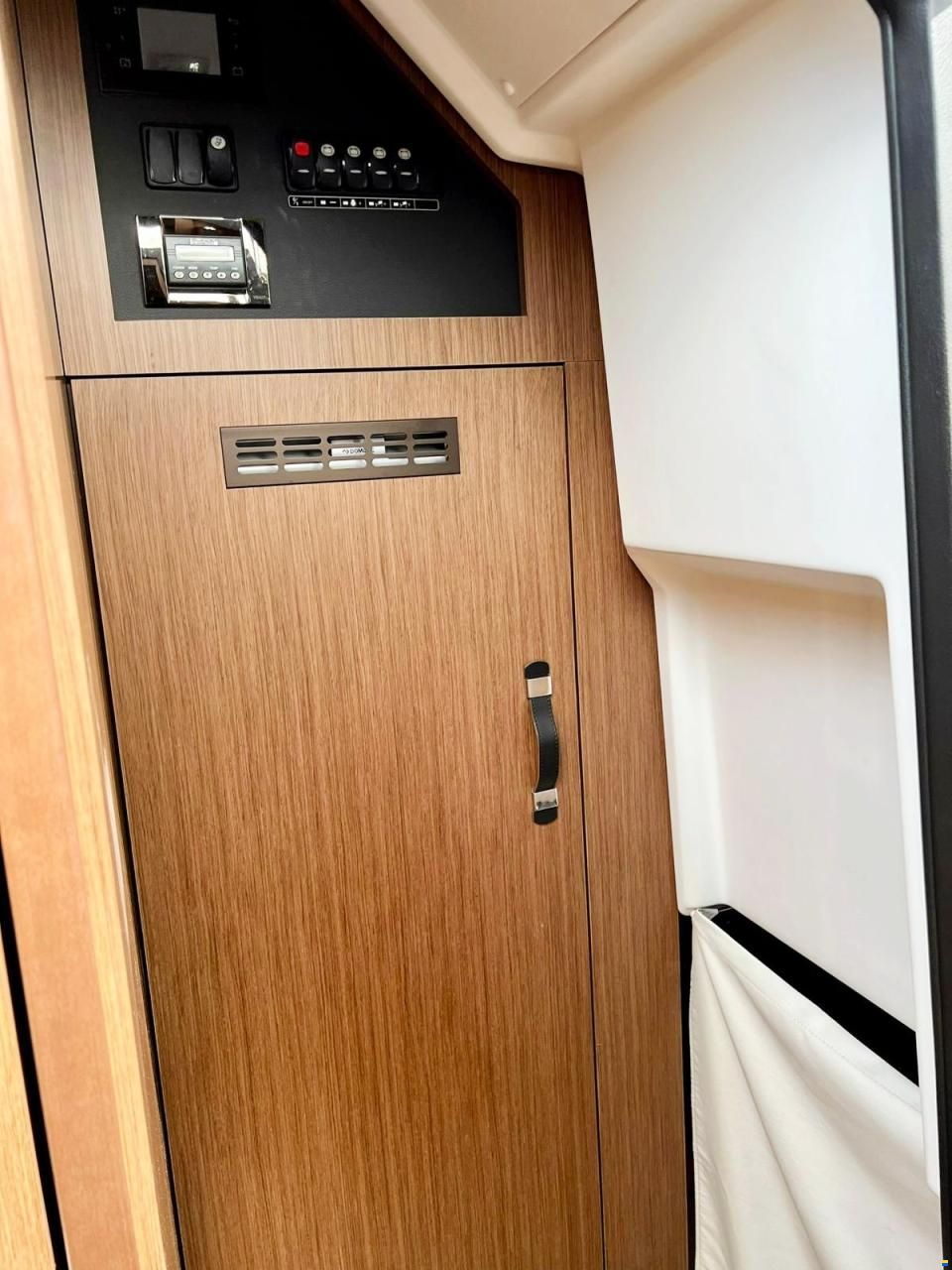 Jeanneau NC 37
