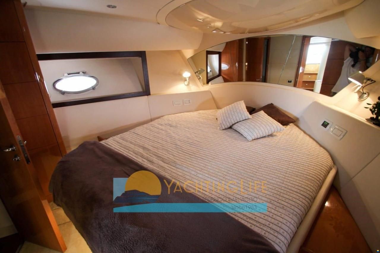 Pershing 56'