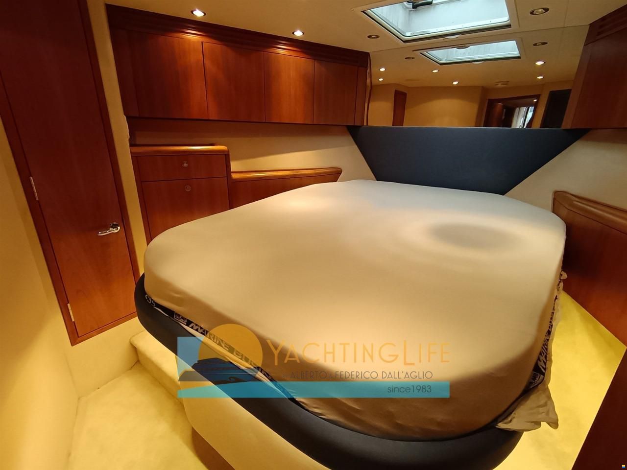Hatteras 64 Convertible