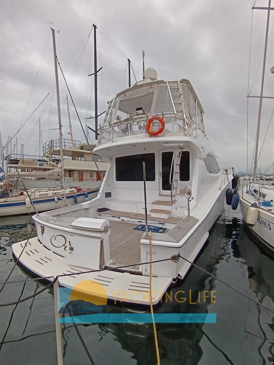 Hatteras 64 Convertible