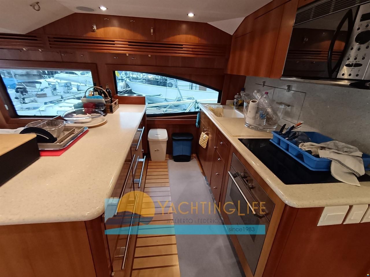 Hatteras 64 Convertible