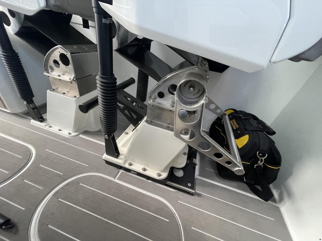 Rafnar 1200 Cross Cabin