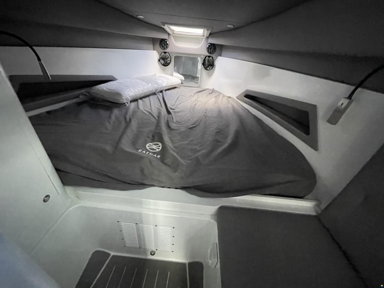 Rafnar 1200 Cross Cabin