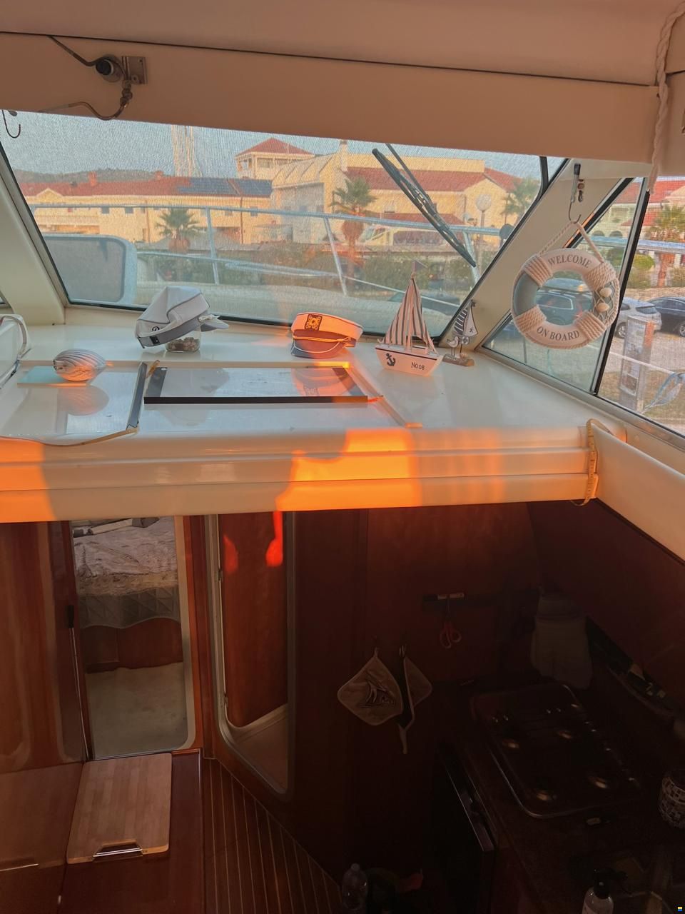 Azimut Flybridge 37