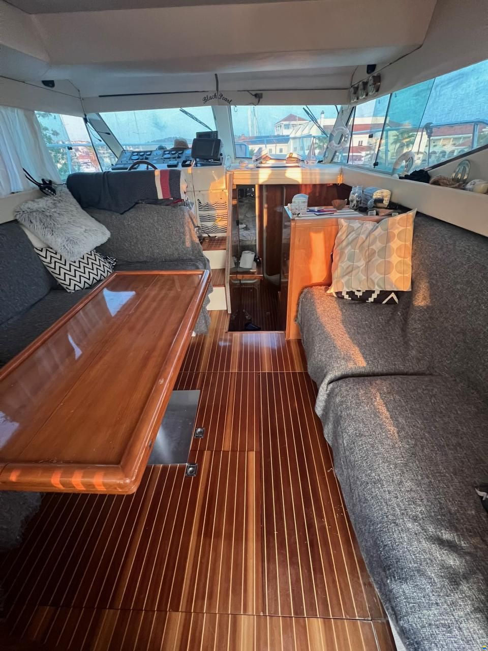 Azimut Flybridge 37