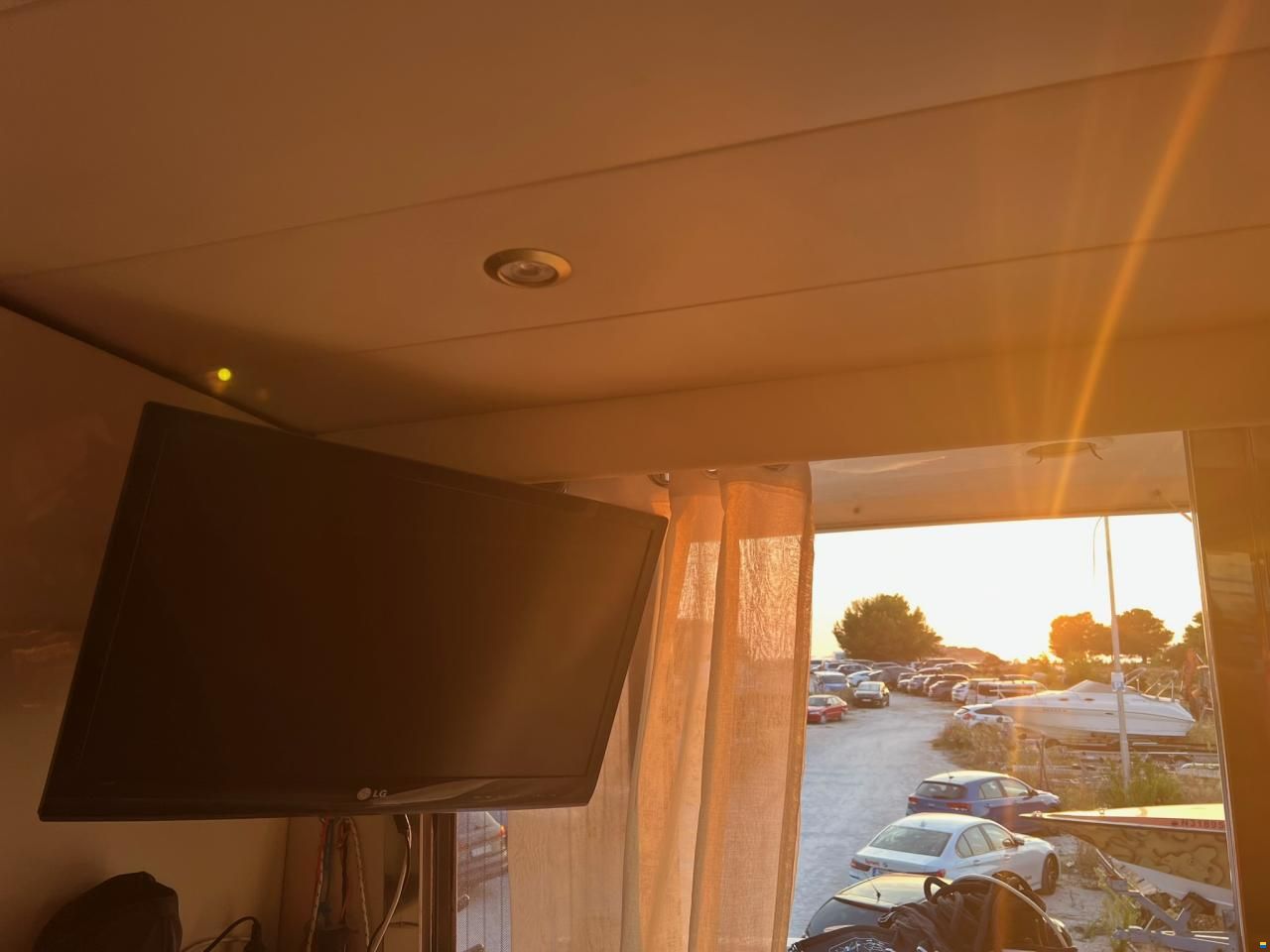 Azimut Flybridge 37