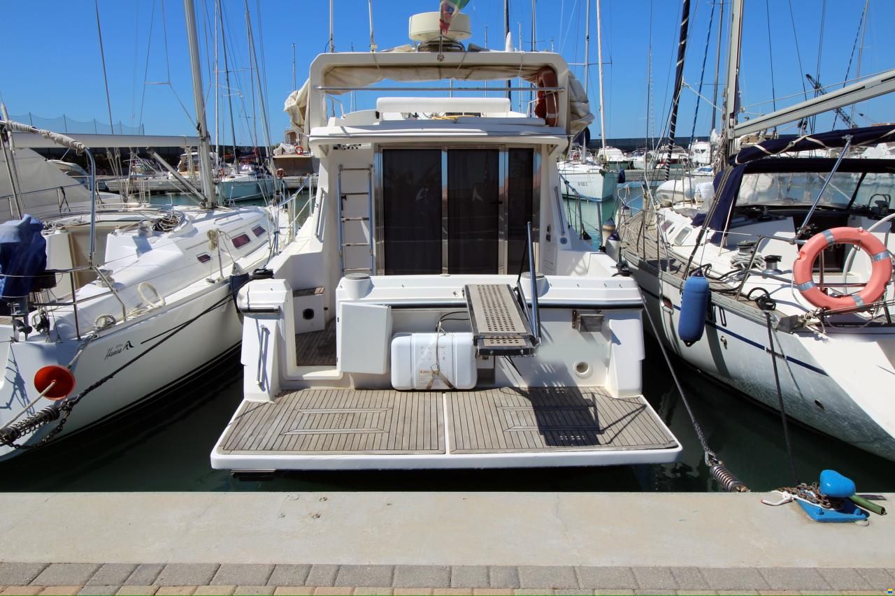Azimut Flybridge 37