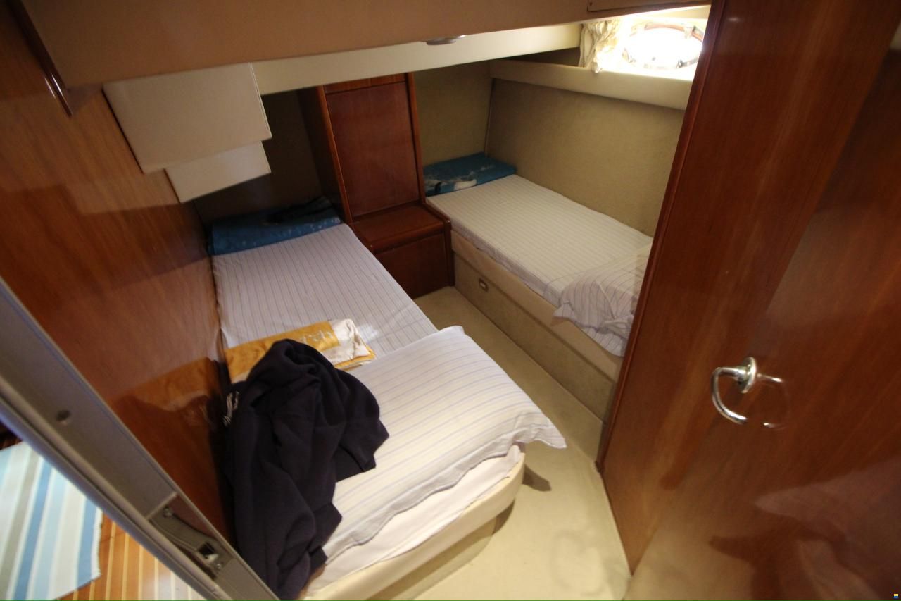 Azimut Flybridge 37