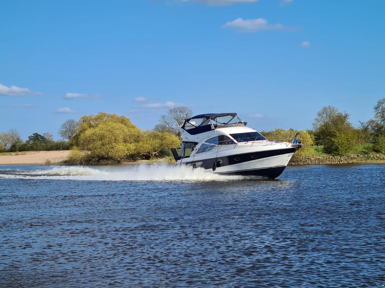 Galeon 390 Fly